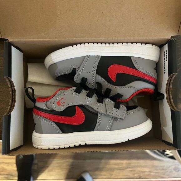 👟 Toddler Nike Air Jordan 1 Low Alt (TD) – Black/Cement Grey (Size 5C) - Picture 2 of 7